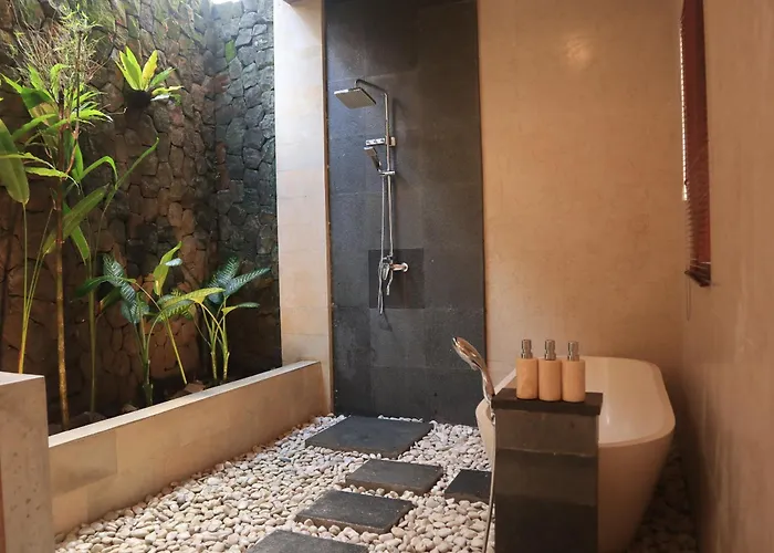 ホテル Harum Sari Retreat Centre