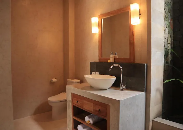 Harum Sari Retreat Centre ホテル 4*